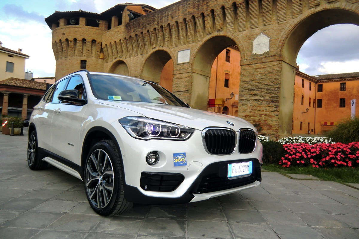 01_BMW X1